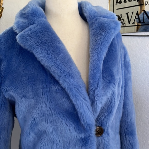 Gorgeous J. Crew Fuzzy Blue Coat NWT - Picture 2 of 6